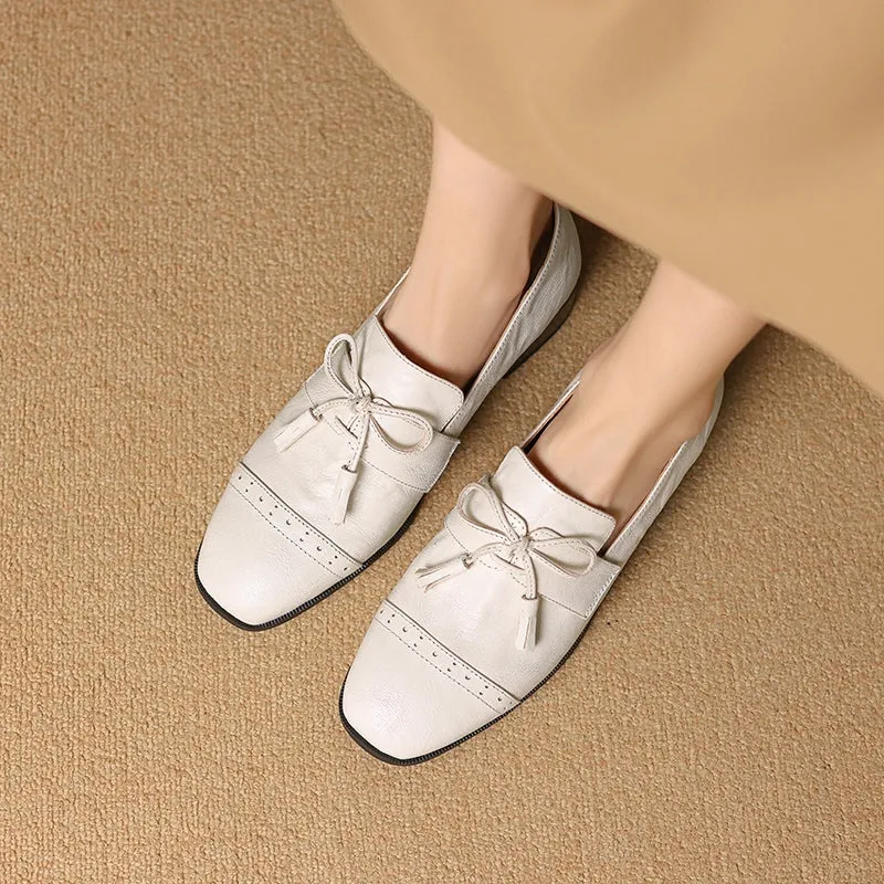 Elegant Brogue Bow Square Toe Loafers for Women with Block Heel in Beige/Black