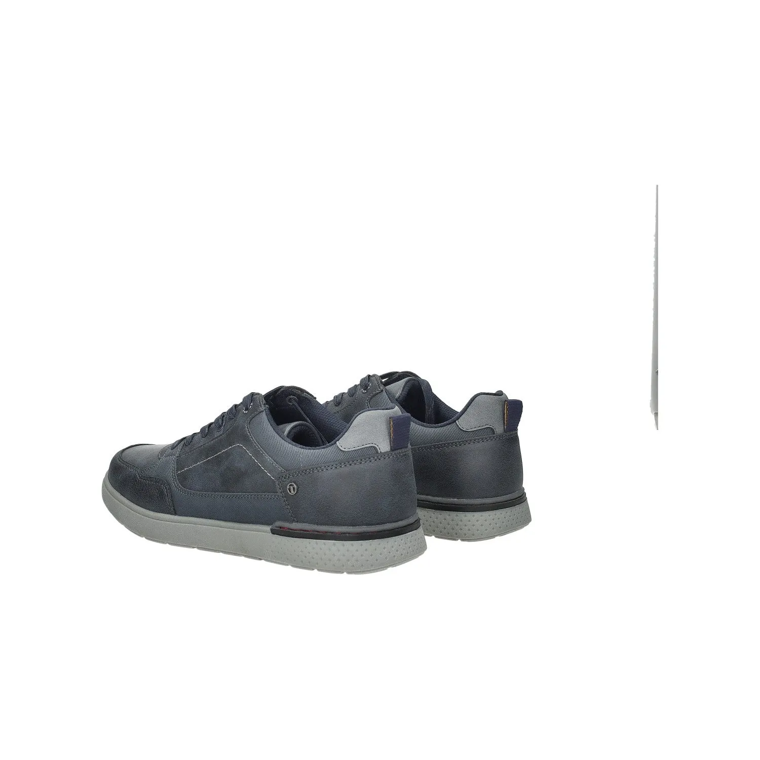 Sneakers in memory active.