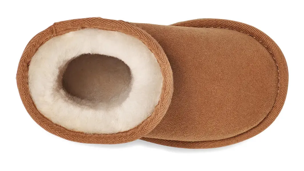 Toddler's UGG Classic Short II – Cozy & Lightweight for Little Feet